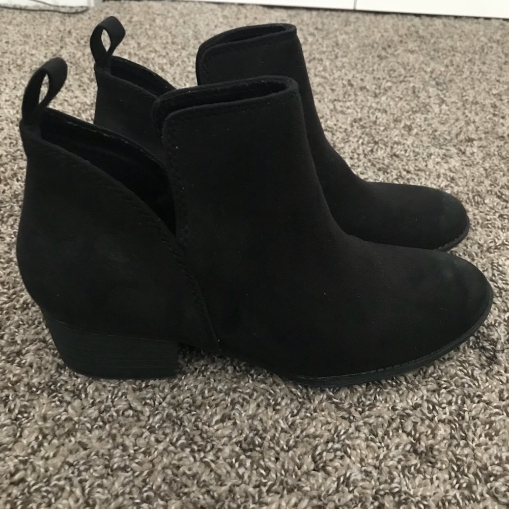 black booties